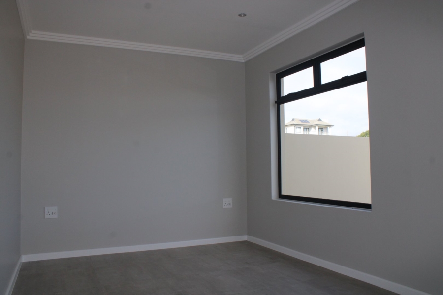4 Bedroom Property for Sale in Kidds Beach Eastern Cape